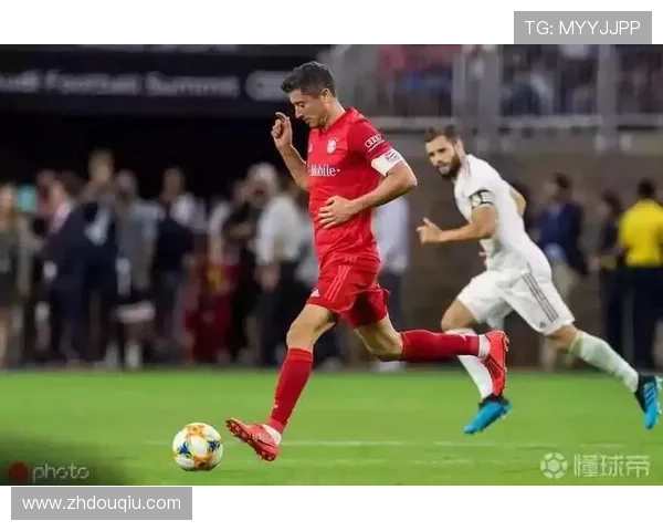 斗球帝:开启足球迷的梦想之门,尽情展现你的球技 斗球帝:开启足球迷的梦想之门,尽情展现你的球技